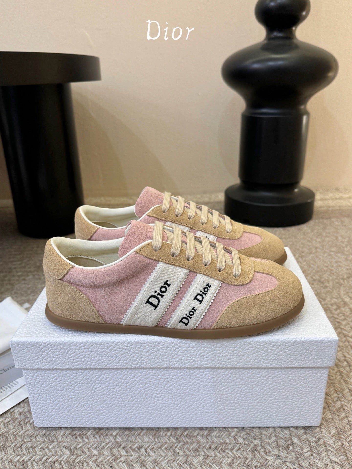 26SS NEW Ribbon Embroidered Sneakers