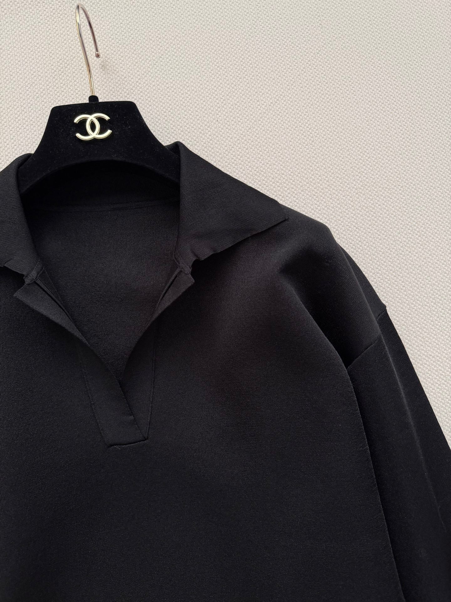 26SS NEW Black Collared Loose-fitting Pullover