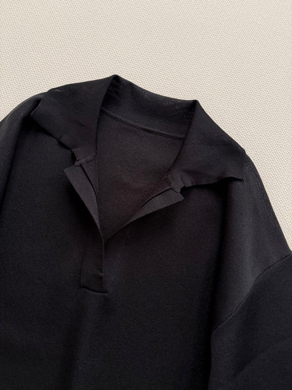 26SS NEW Black Collared Loose-fitting Pullover