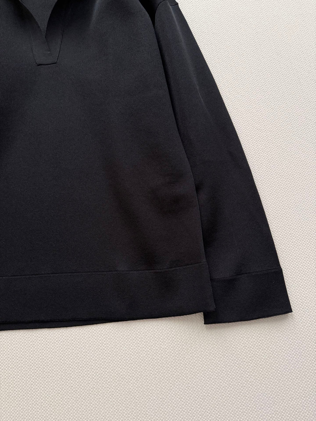 26SS NEW Black Collared Loose-fitting Pullover