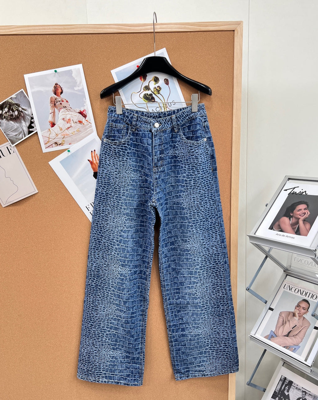 26SS NEW Straight Leg Jeans with Back Pocket Letter Patches