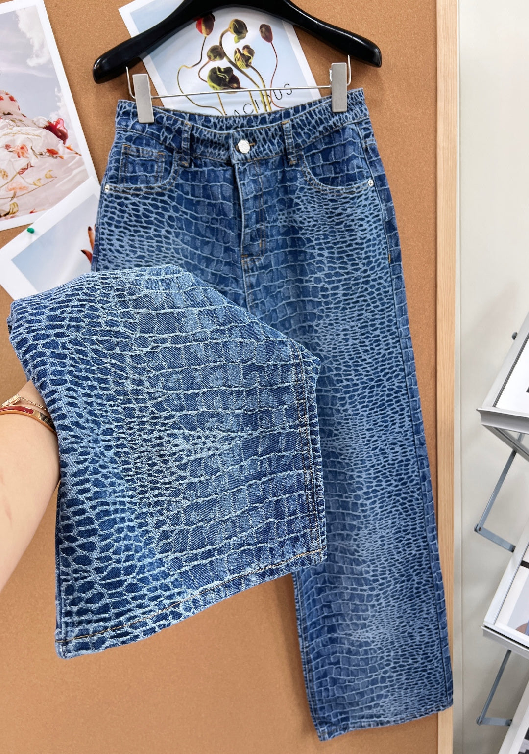 26SS NEW Straight Leg Jeans with Back Pocket Letter Patches