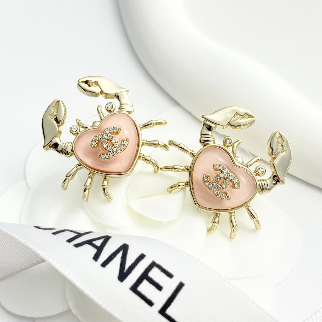 26SS NEW Crab Double C Earrings 🦀