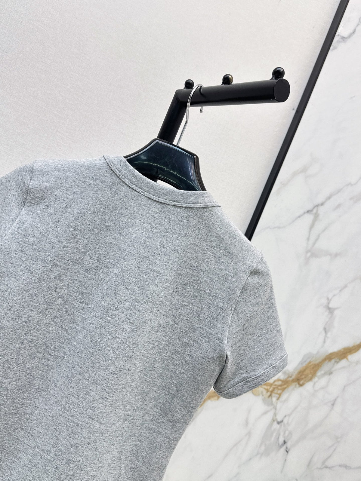26SS NEW Versatile Small Logo Embroidered T-Shirt 🩶