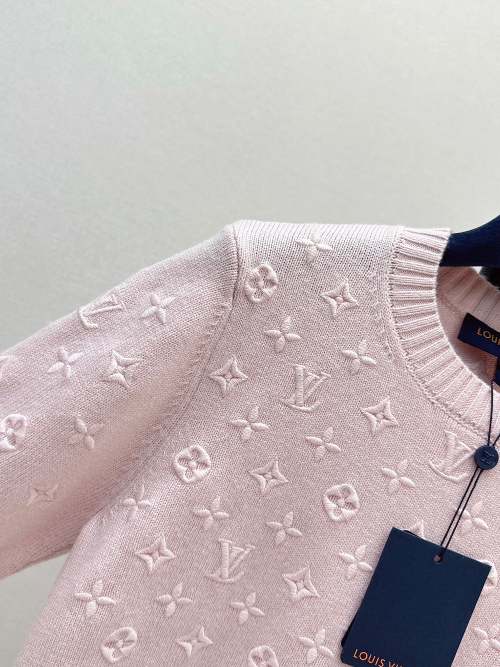 26SS NEW 3D Logo Embroidered Cashmere Pink Knit Sweater 💕