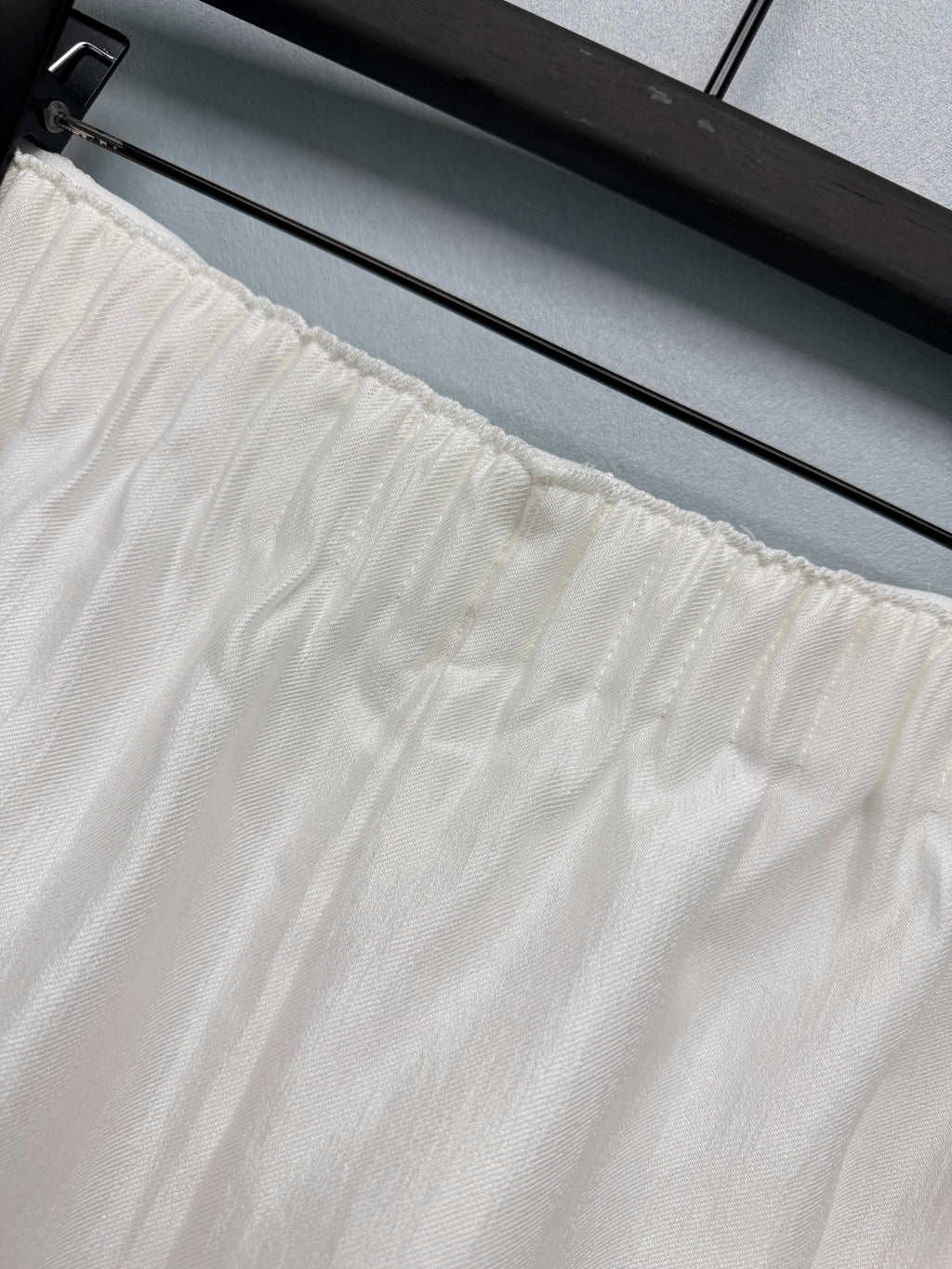 26SS NEW Satin Elastic Embroidered Shorts