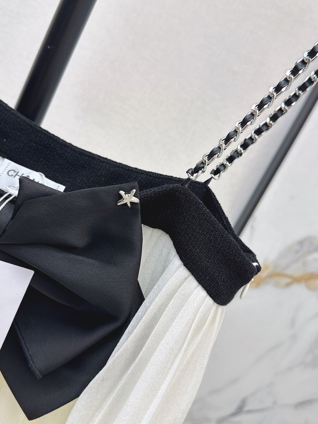 26SS NEW Color-blocked bow-decorated chain strapless camisole 🖤
