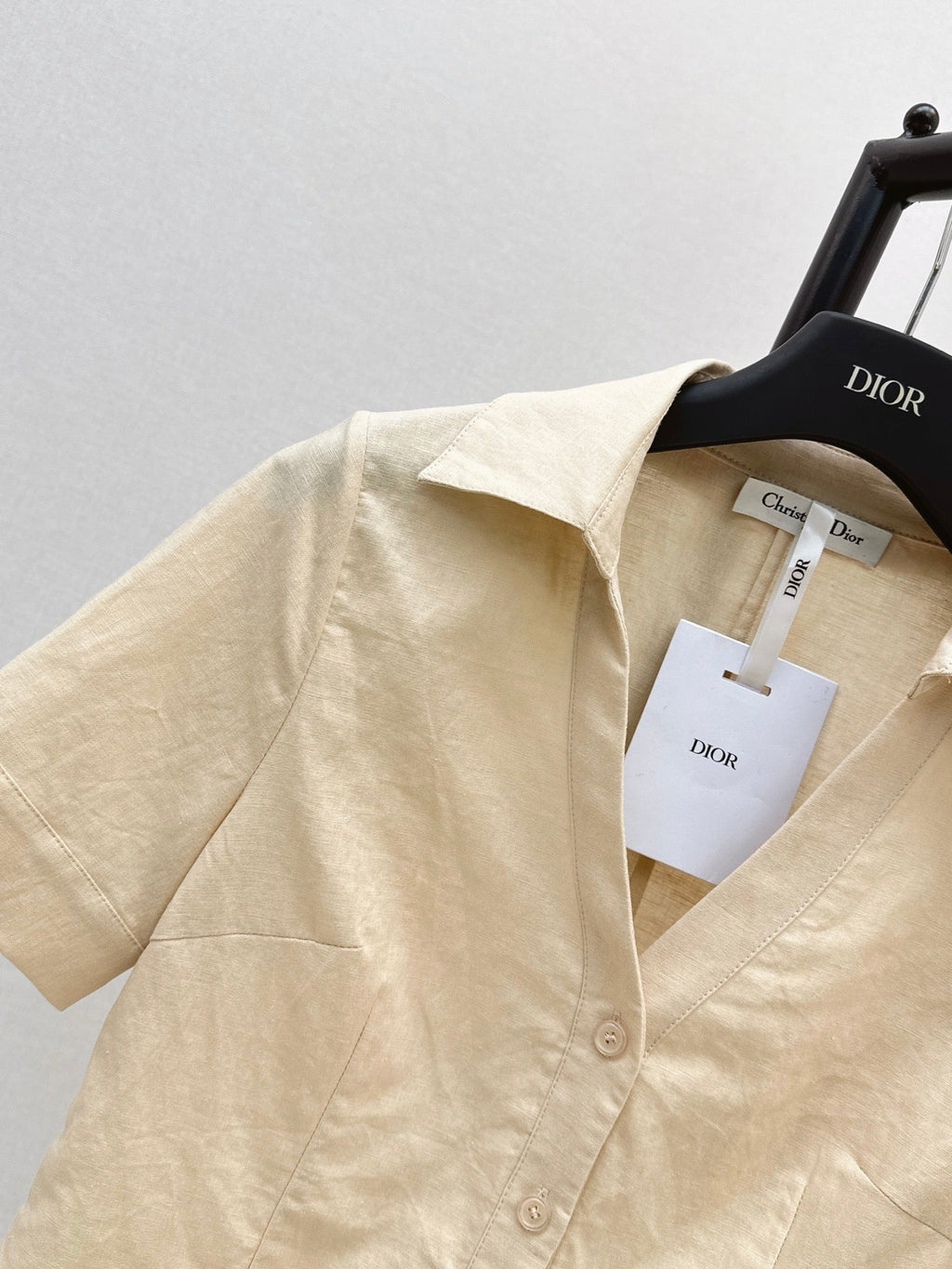 26SS New: French-style minimalist, soft-and-elegant short-sleeved linen shirt with a fitted waist 🤍