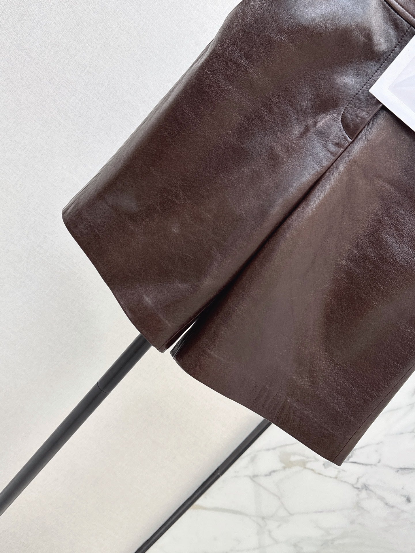 26SS New Runway Style: Vintage-Inspired Leather Workwear Bermuda Shorts 🖤