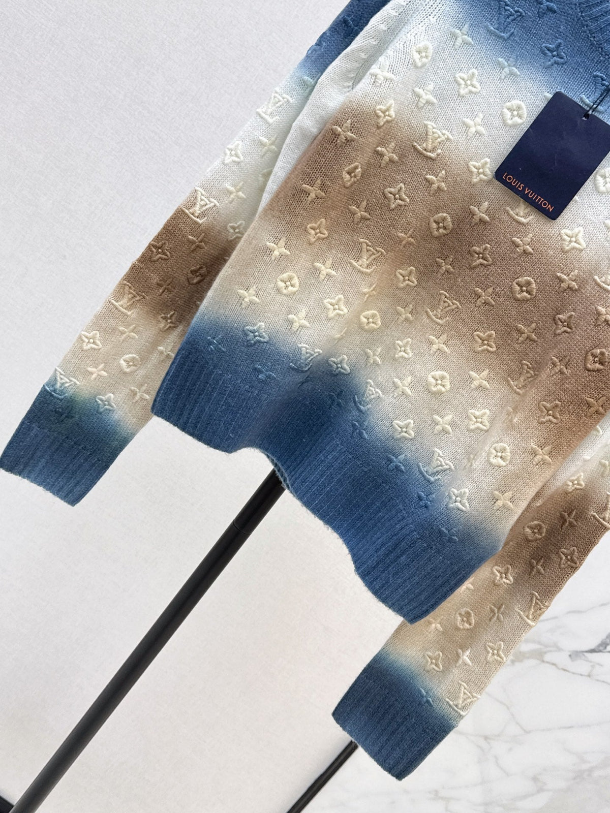 26SS New Gradient Tie-Dye Cashmere Knit with Embossed Logo 🩵