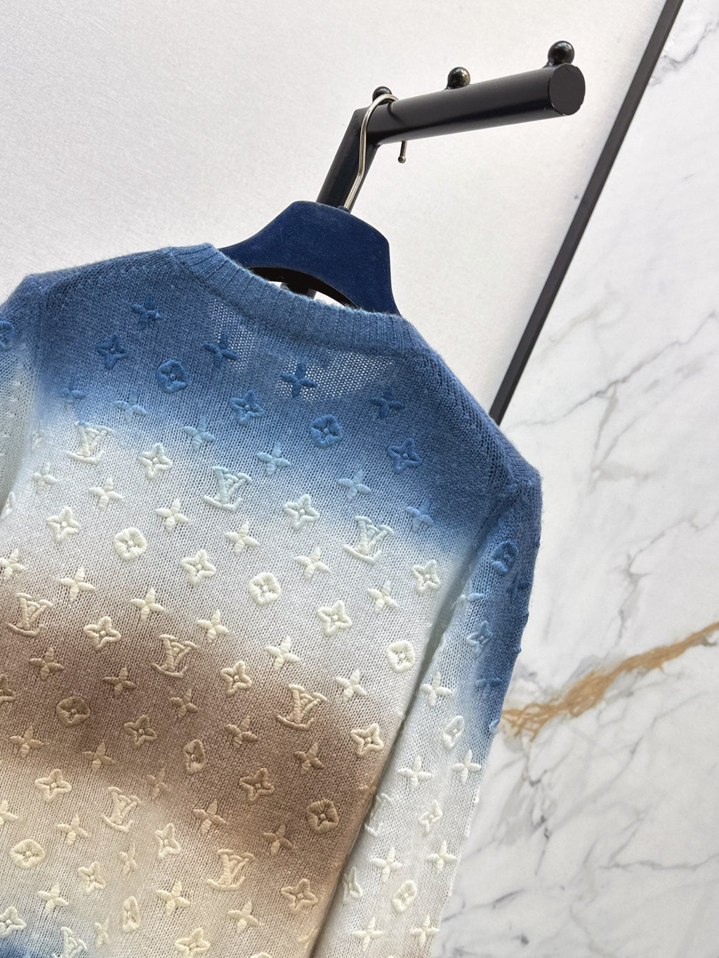 26SS New Gradient Tie-Dye Cashmere Knit with Embossed Logo 🩵
