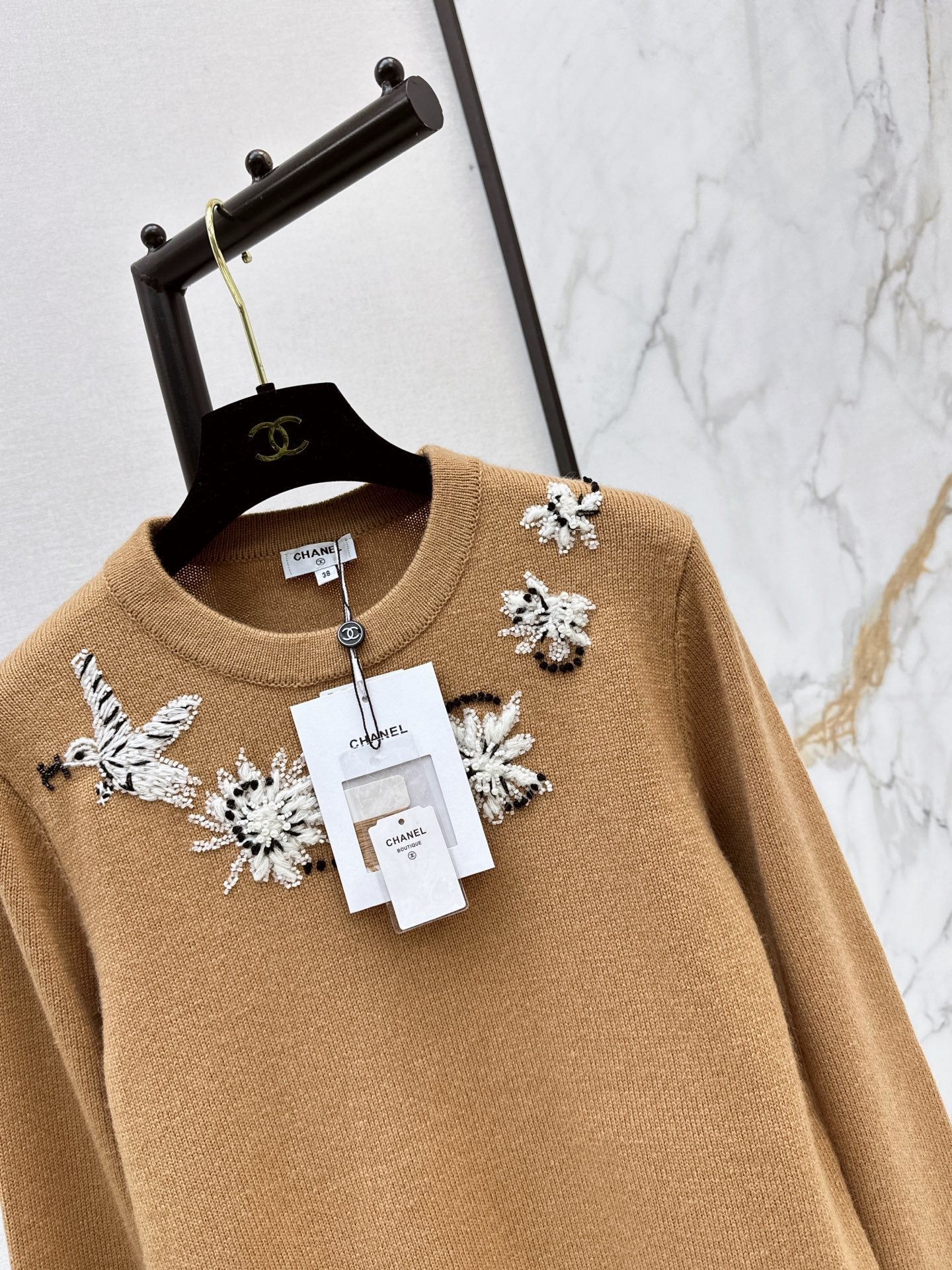 26FW New High-End Métiers d'Art Crew-Neck Sweater 🤎