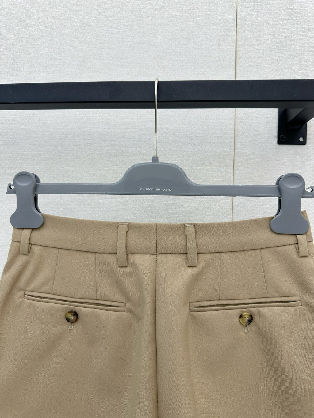 26FW New High-Waisted Wool Shorts with Small Embroidered Logo 🤎
