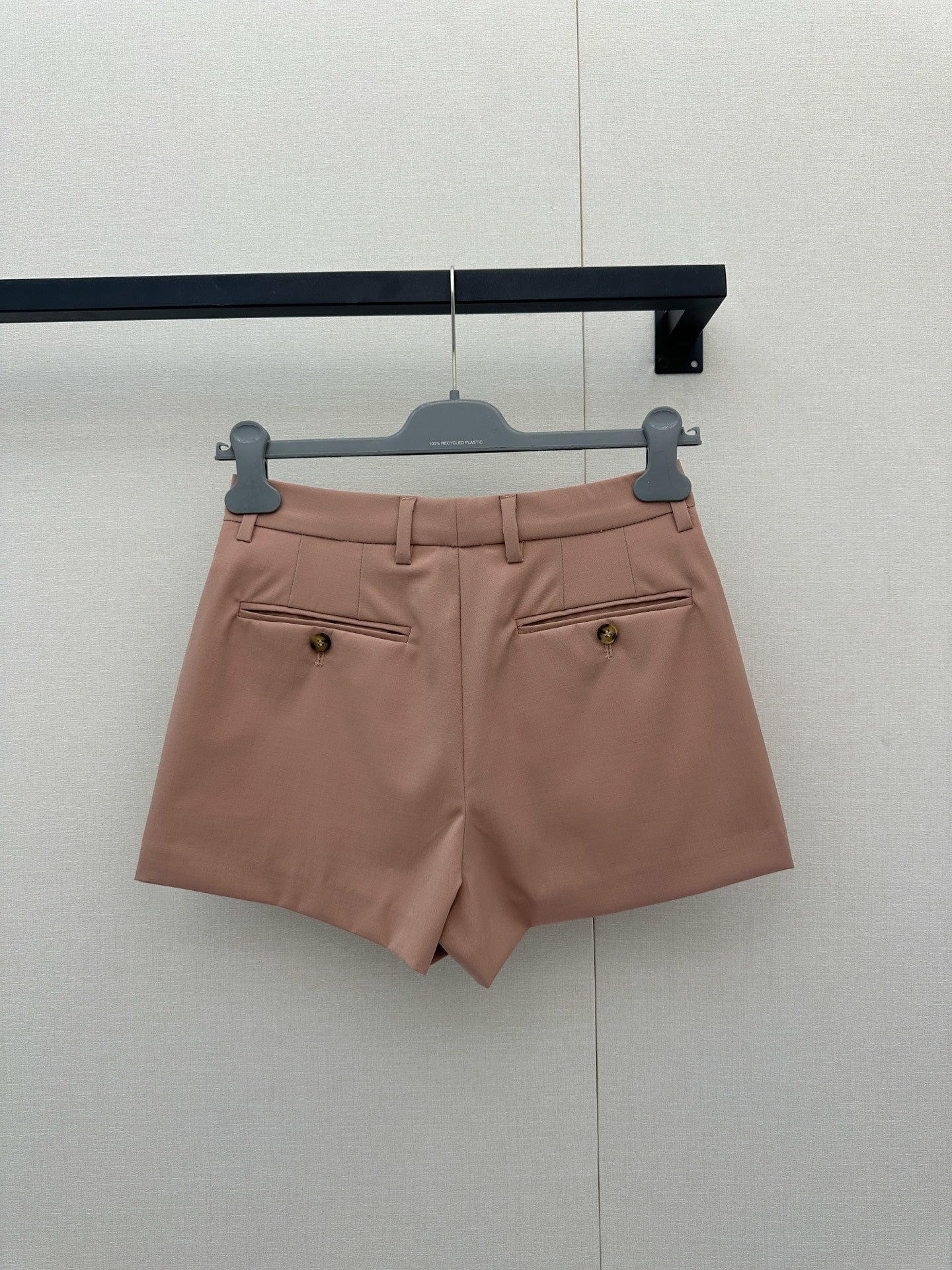 26FW New High-Waisted Wool Shorts with Small Embroidered Logo 🤎