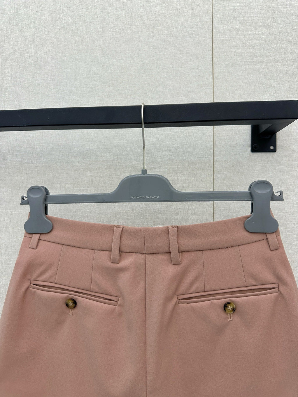 26FW New High-Waisted Wool Shorts with Small Embroidered Logo 🤎