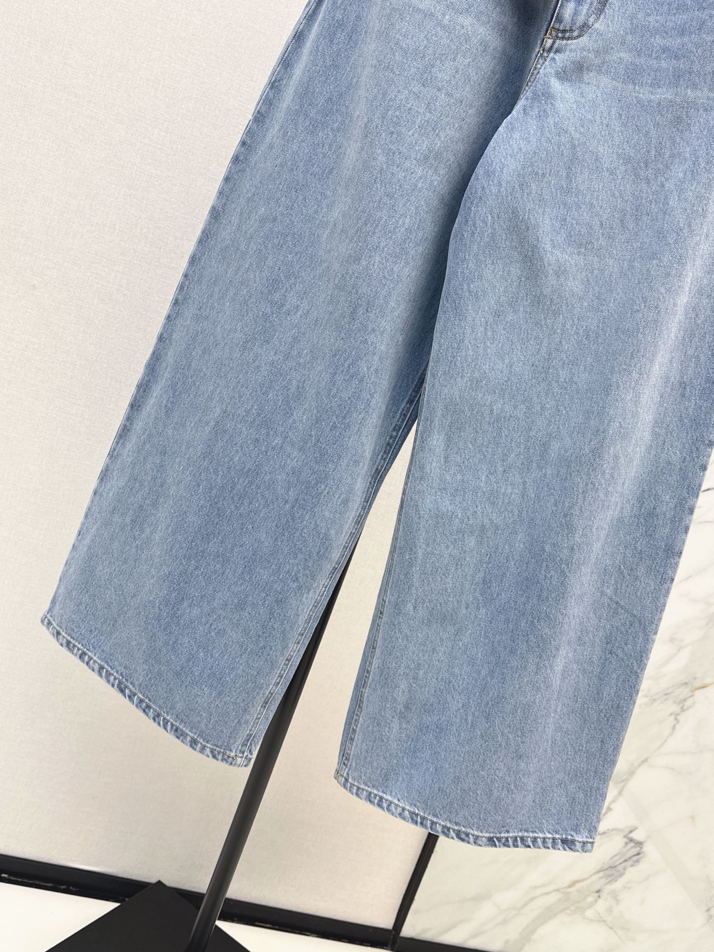 🔥Highest Quality🔥26FW New High-Waisted Wide-Leg Denim Trousers 🩵