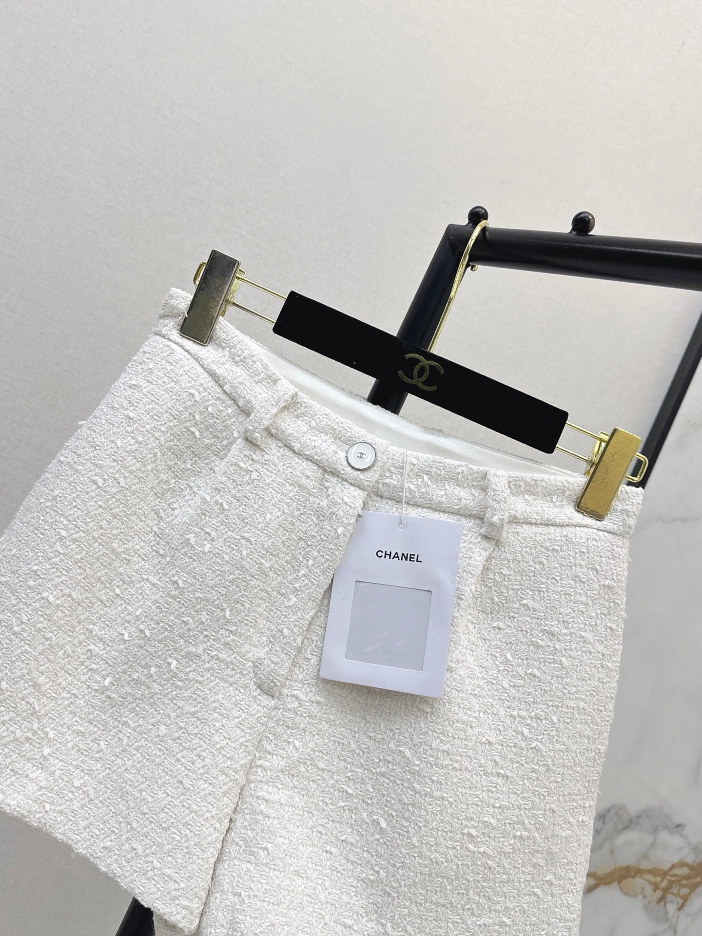 26FW New Chic Tweed Shorts 🤍