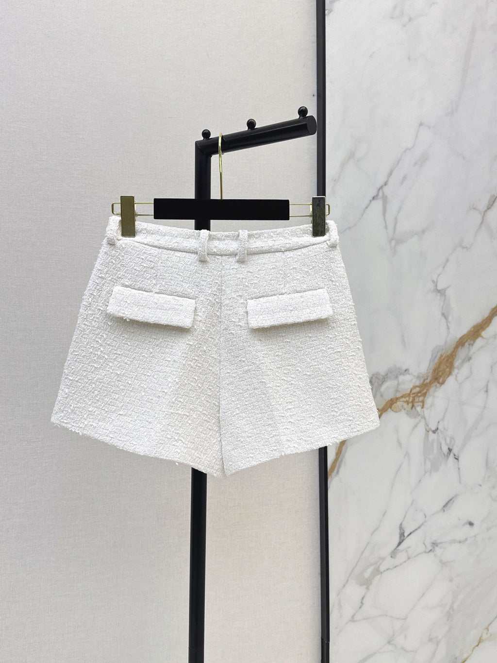 26FW New Chic Tweed Shorts 🤍