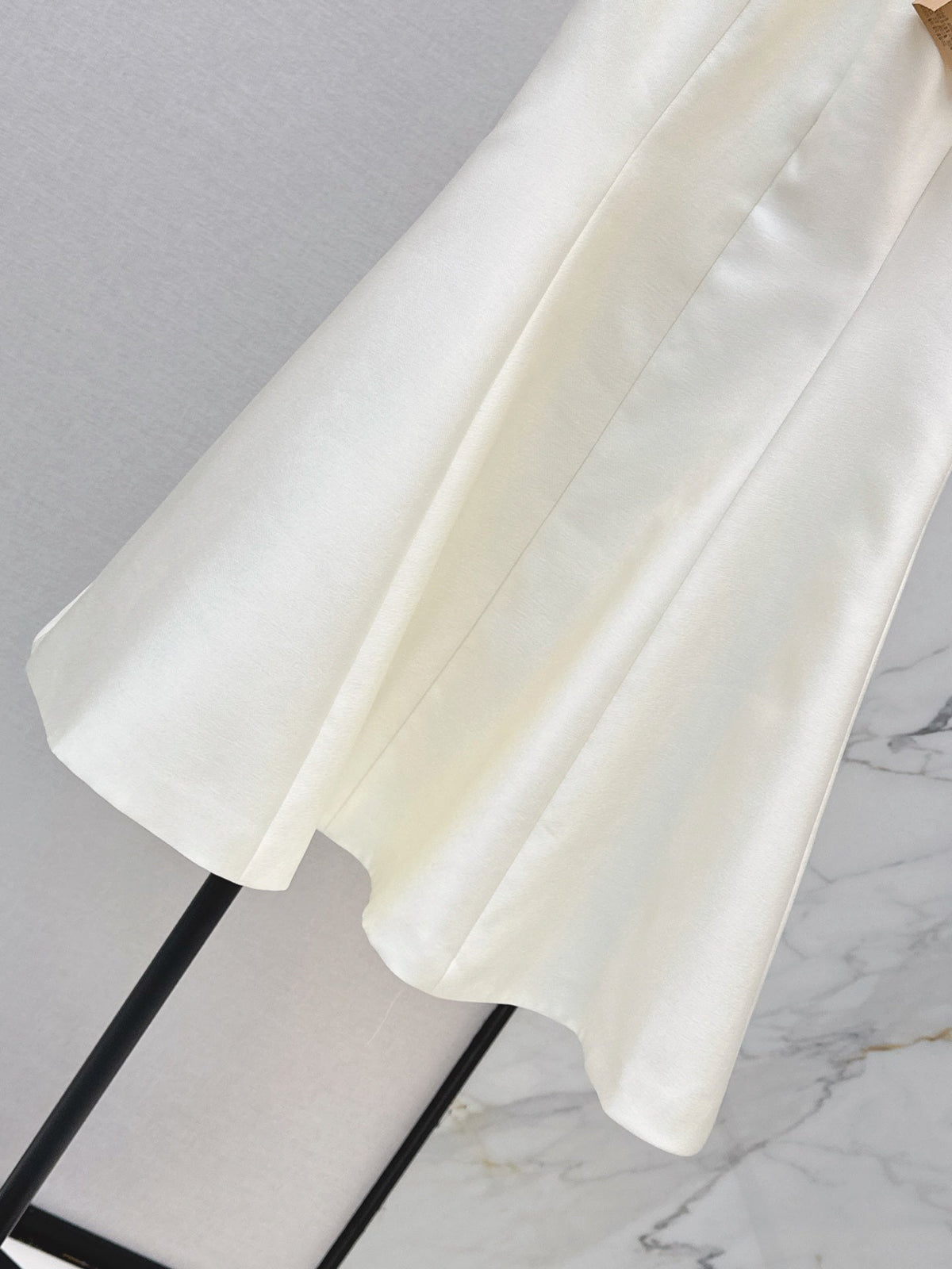 26FW New Sleeveless Dress with Lace-Panel Detail 🤍