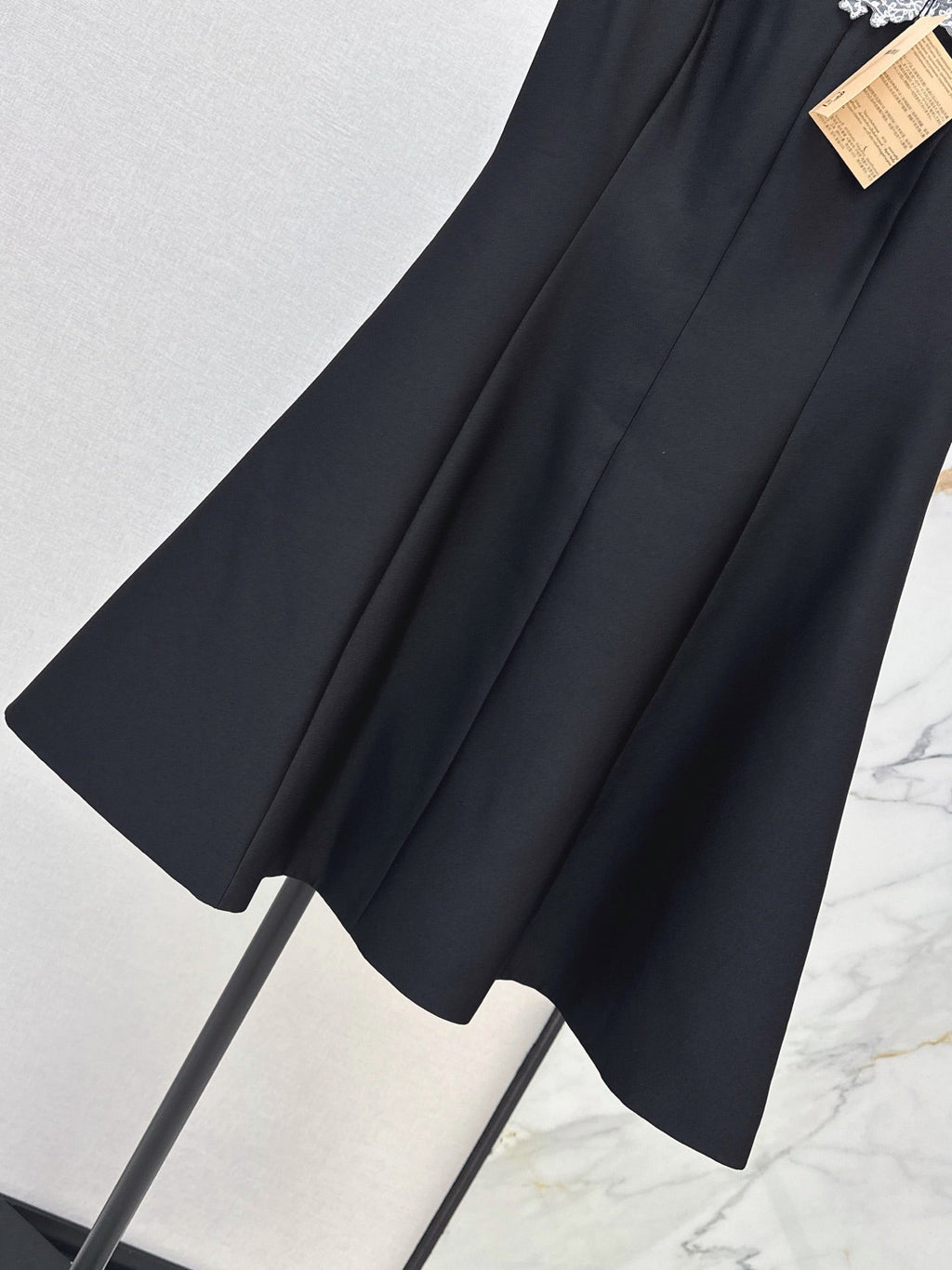 26FW New Sleeveless Dress with Lace-Panel Detail 🤍