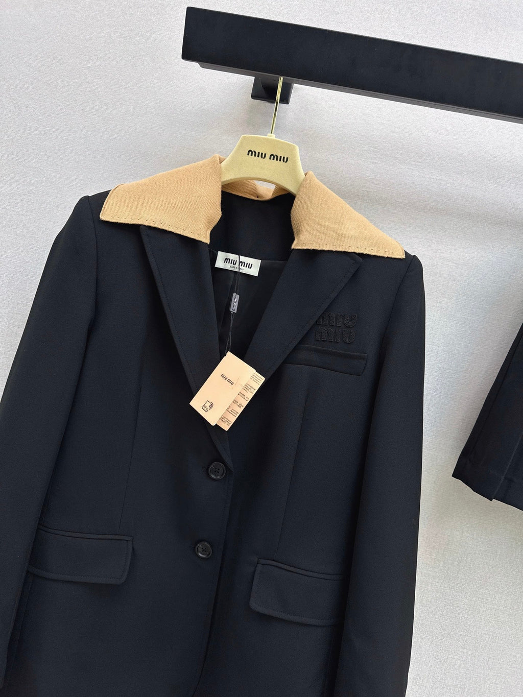26FW New Blazer with Faux-Layered Knit Collar 🖤