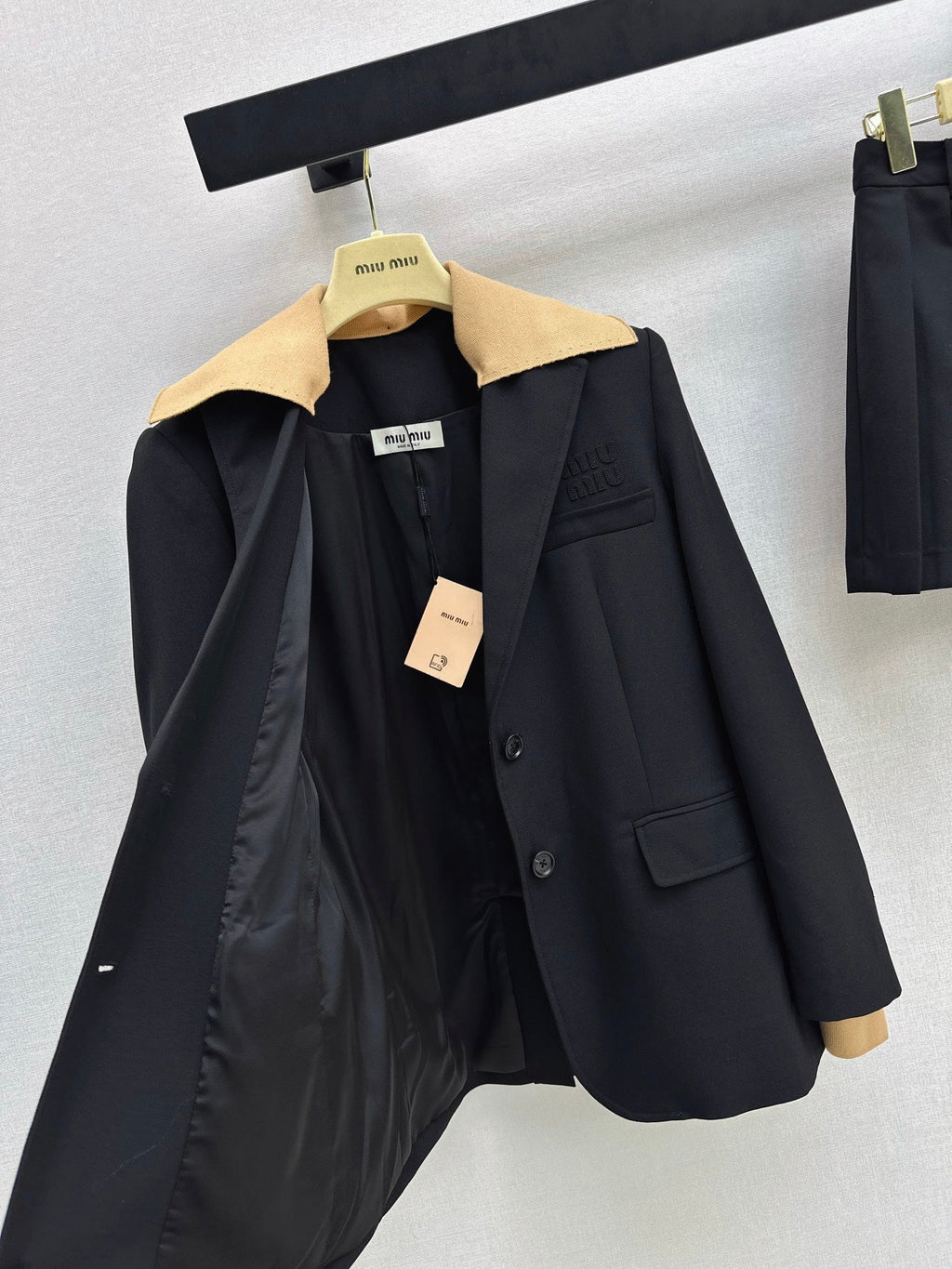 26FW New Blazer with Faux-Layered Knit Collar 🖤