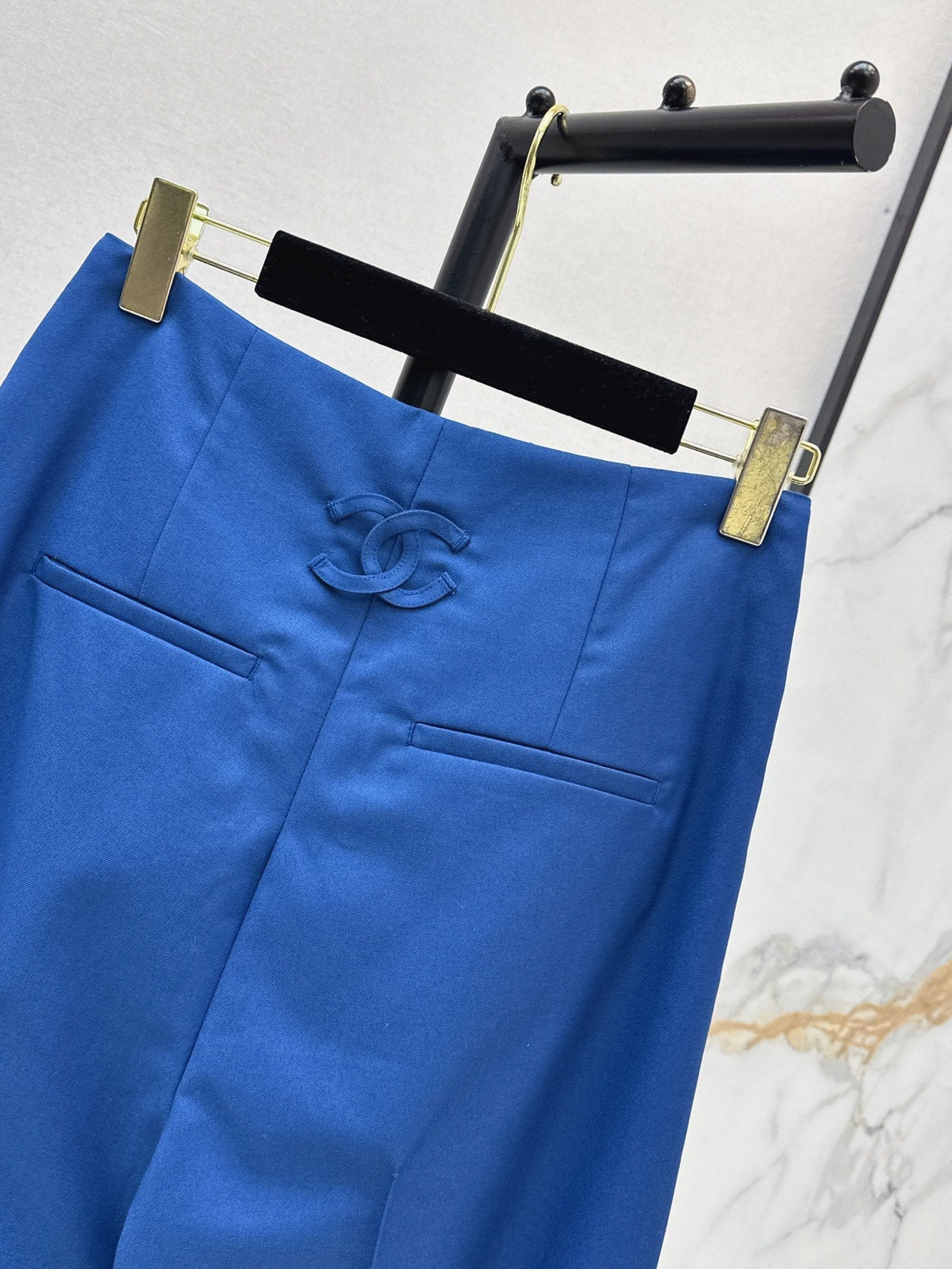 26FW New Klein Blue High-Waisted Cropped Trousers with Cuffed Hems 🩵