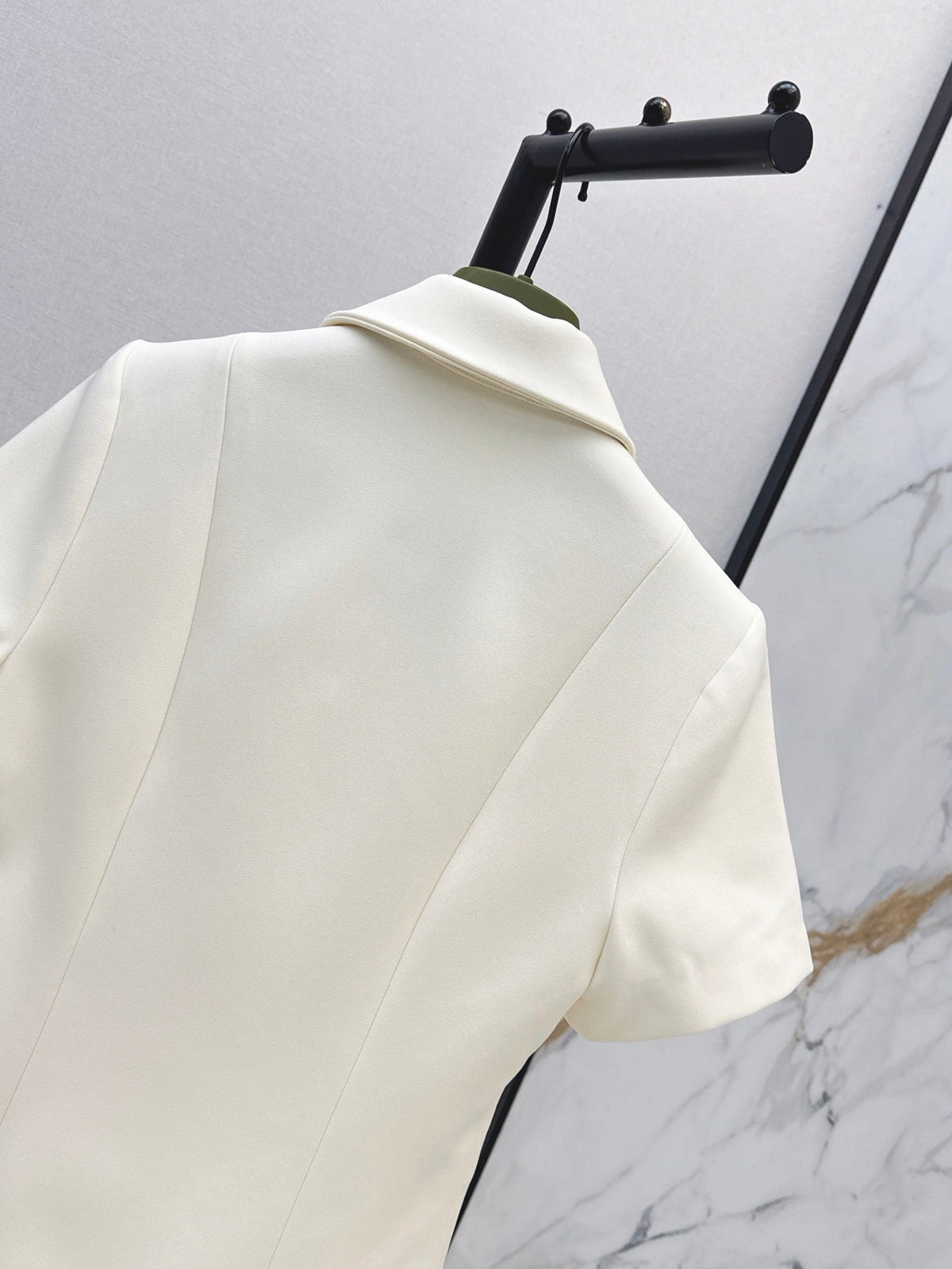 🔥Highest Quality🔥 26FW New Lapel Dress with Metal Buckle 🤍