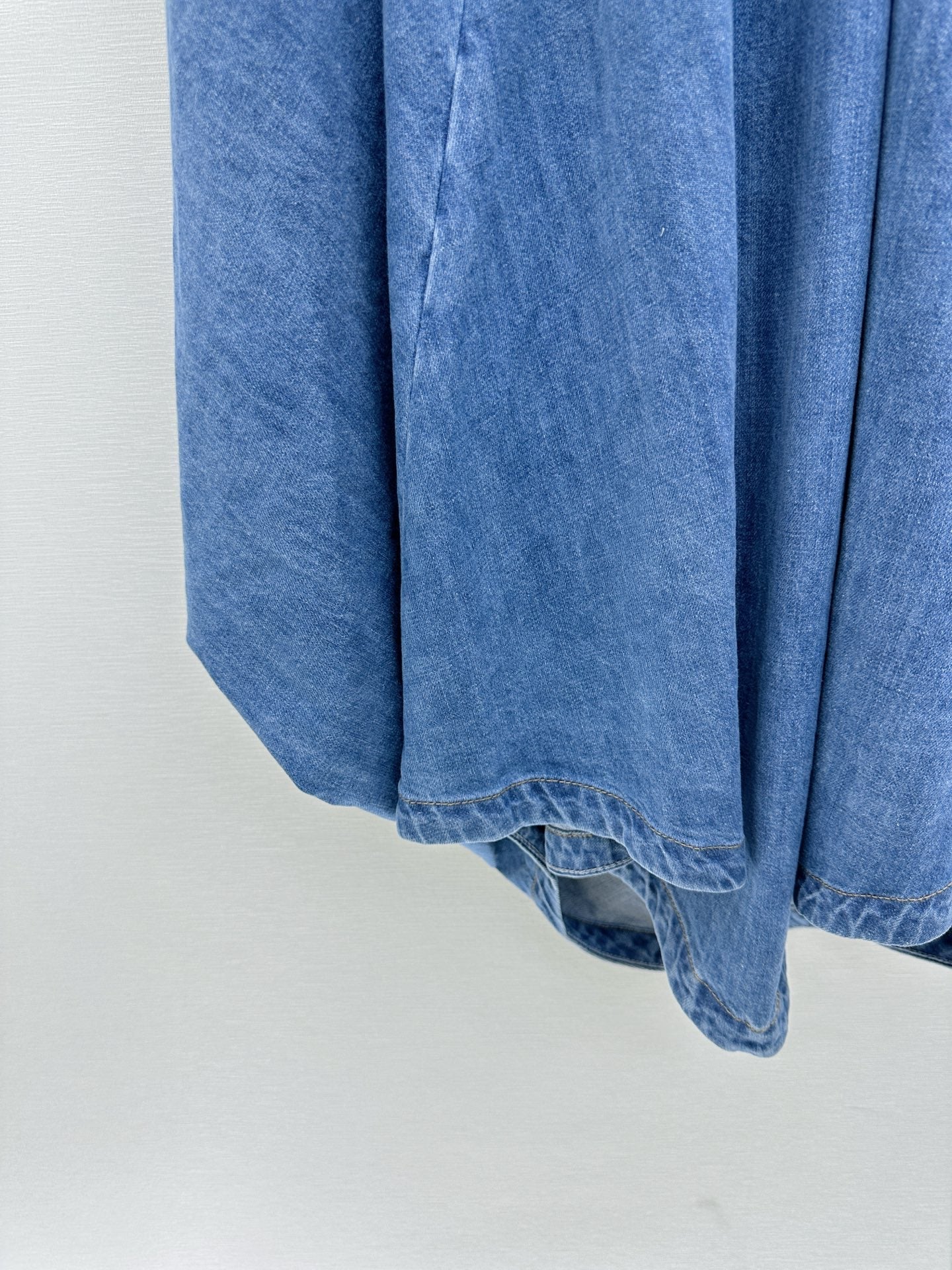 26FW New Asymmetrical Denim Skirt with Ruffled Trim 🩵