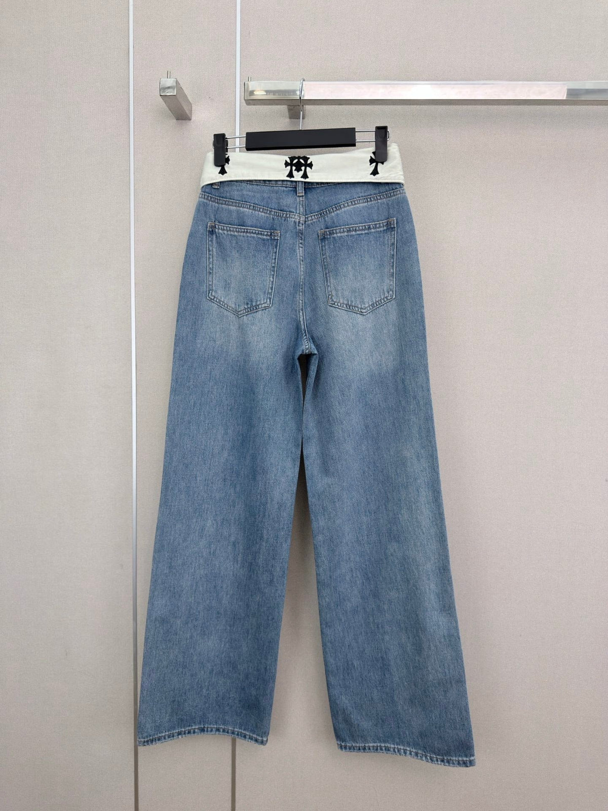 🔥HOT🔥 26FW New Embroidered Cross Fold-Over Waist Straight-Leg Jeans