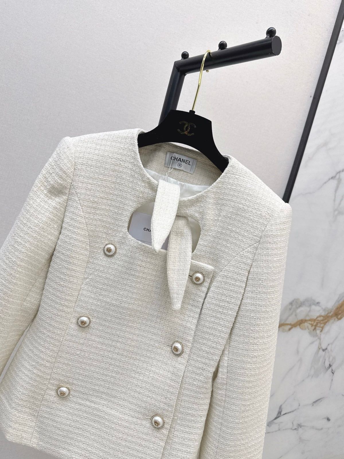 26FW New Knitted Jacket with Rabbit Ear Tie Detail 🤍