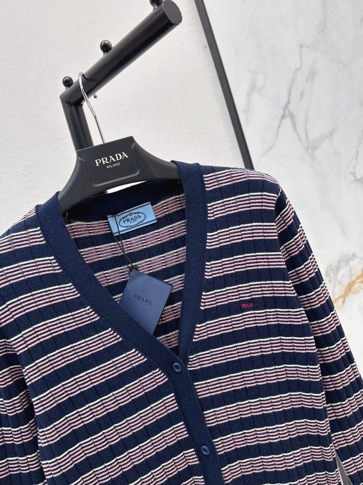 26FW New V-Neck Striped Knit Cardigan 🖤