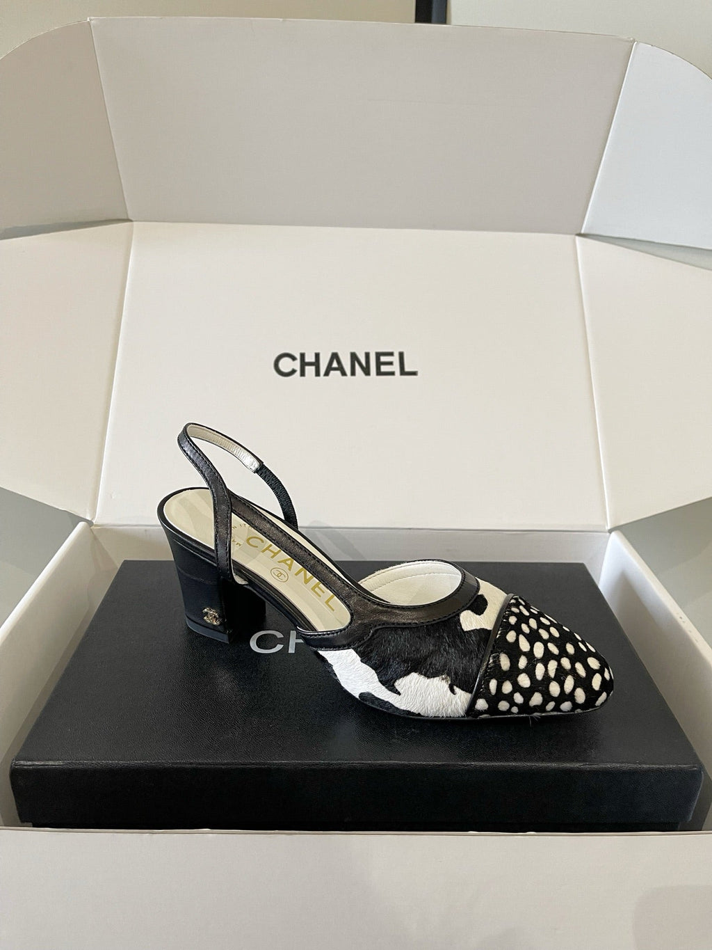 26FW New Women's Versatile Color-Block Slingback Sandals with Chunky Heels (height: 6.5cm)