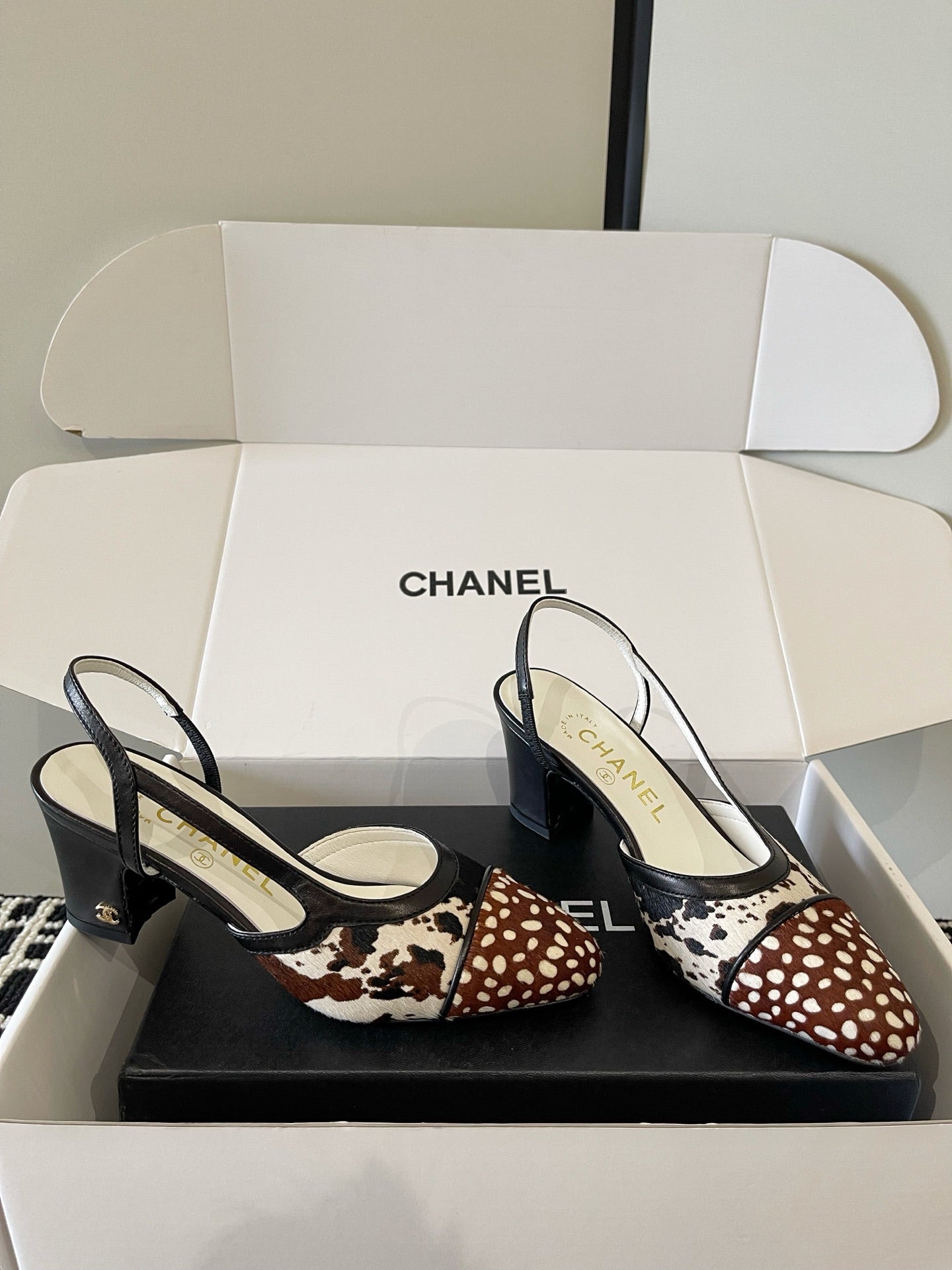 26FW New Women's Versatile Color-Block Slingback Sandals with Chunky Heels (height: 6.5cm)