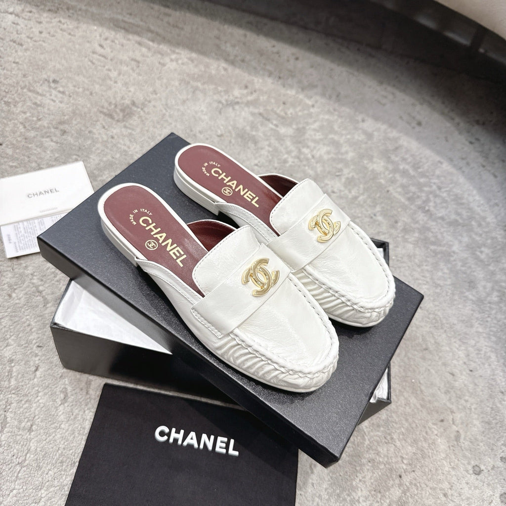 26FW New Pleated Flat Mule Mules – Vintage-Style Closed-Toe Slip-Ons