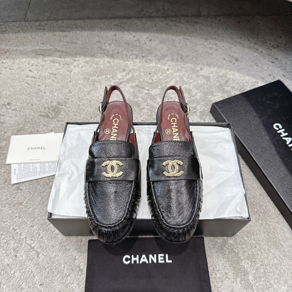 26FW New Pleated Flat Mules – Vintage-Style Closed-Toe Sandals