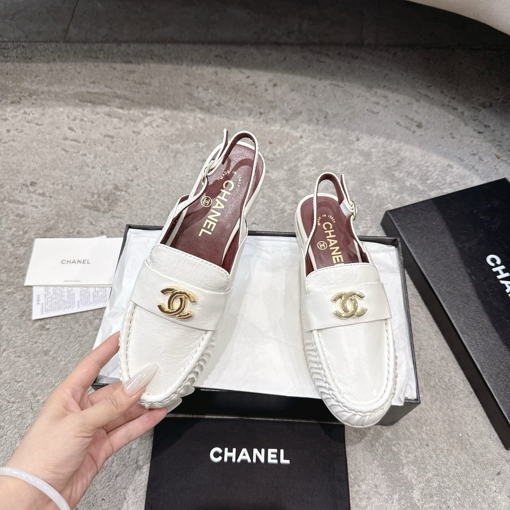 26FW New Pleated Flat Mules – Vintage-Style Closed-Toe Sandals