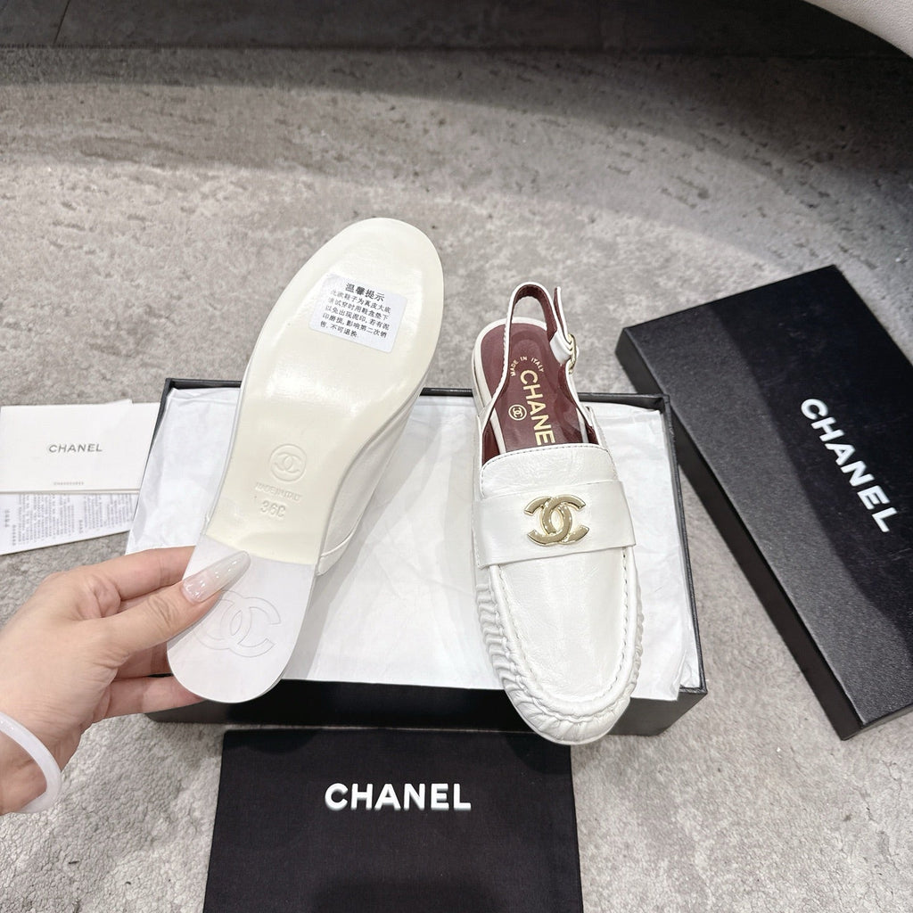 26FW New Pleated Flat Mules – Vintage-Style Closed-Toe Sandals