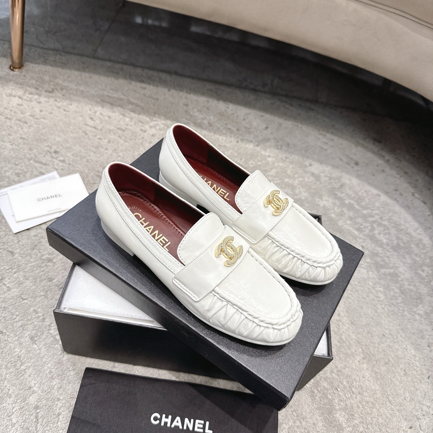 26FW New Pleated Flat Mules – Vintage-Style Flats