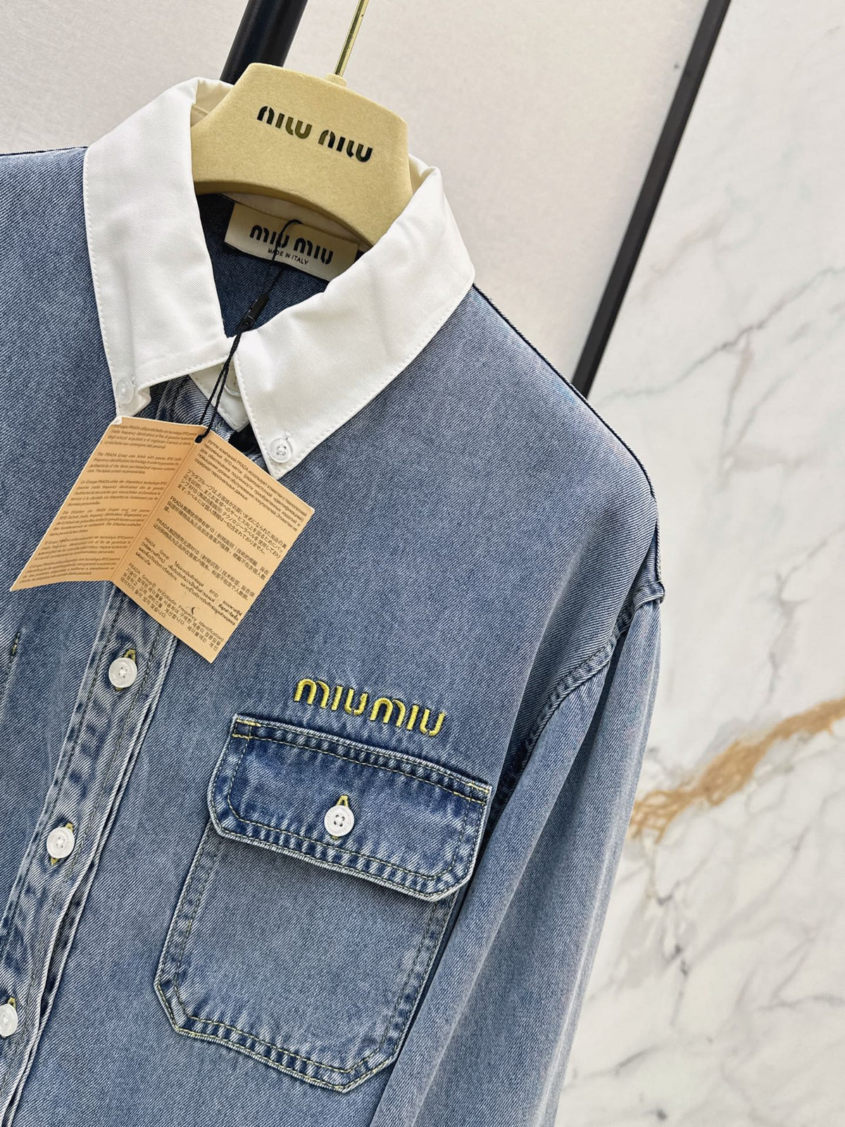 26FW New Denim Shirt with Embroidered Letter Logo and Contrast-Color Collar 🩵