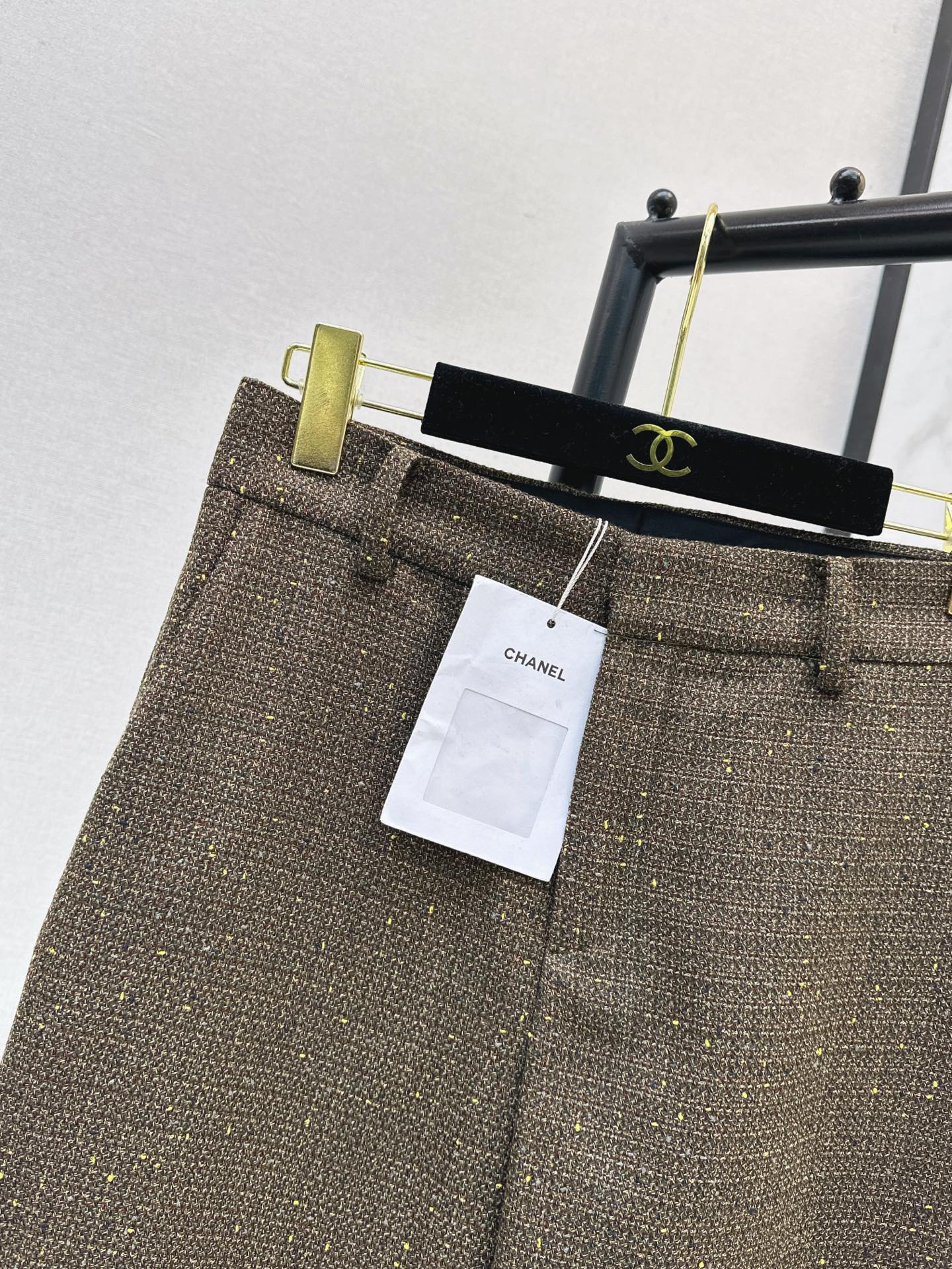 26FW New Runway Style: Vintage-Inspired Woven Wool Trousers 🤎