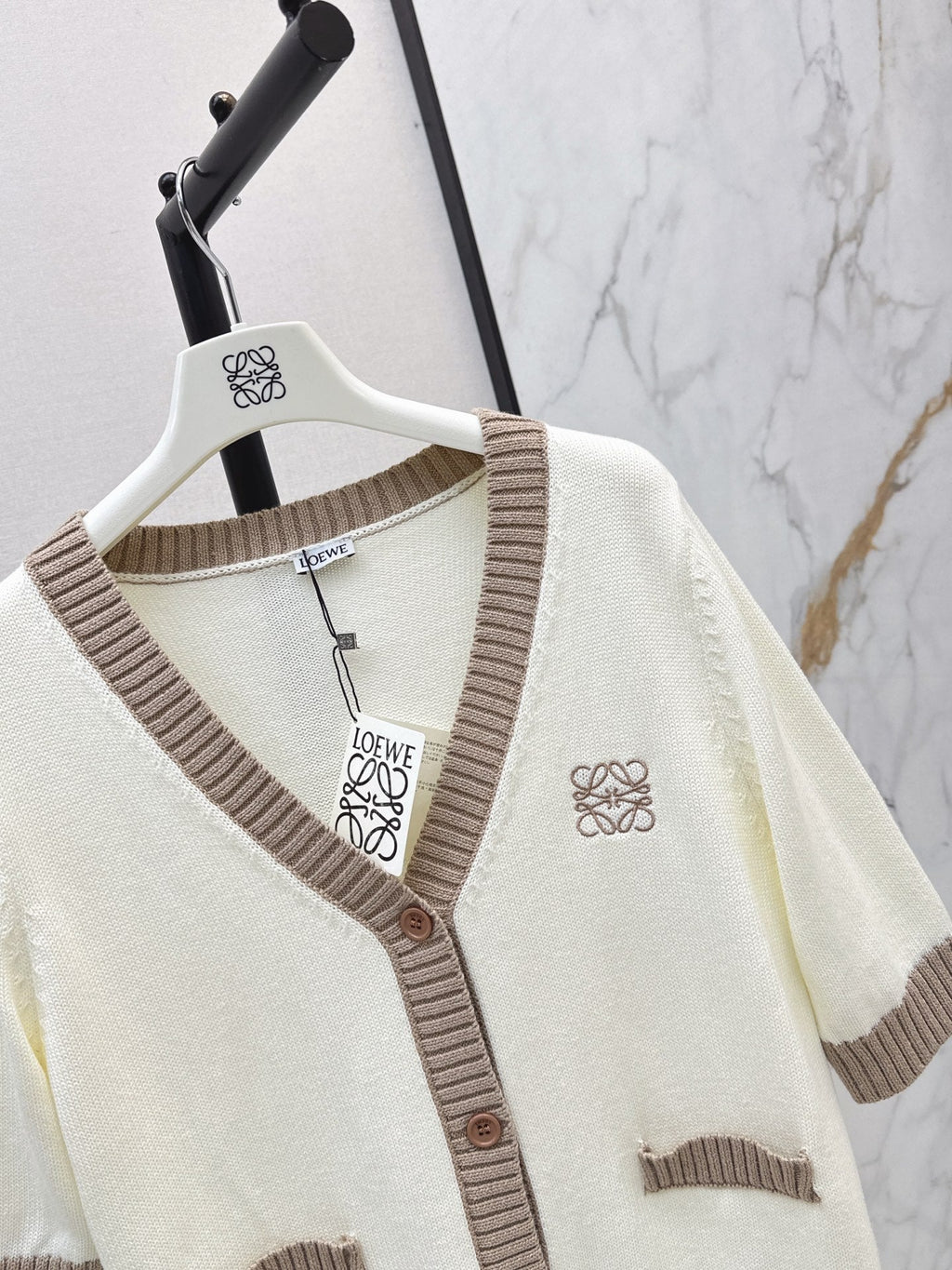 26FW New V-Neck Short-Sleeve Knit Top 🤍