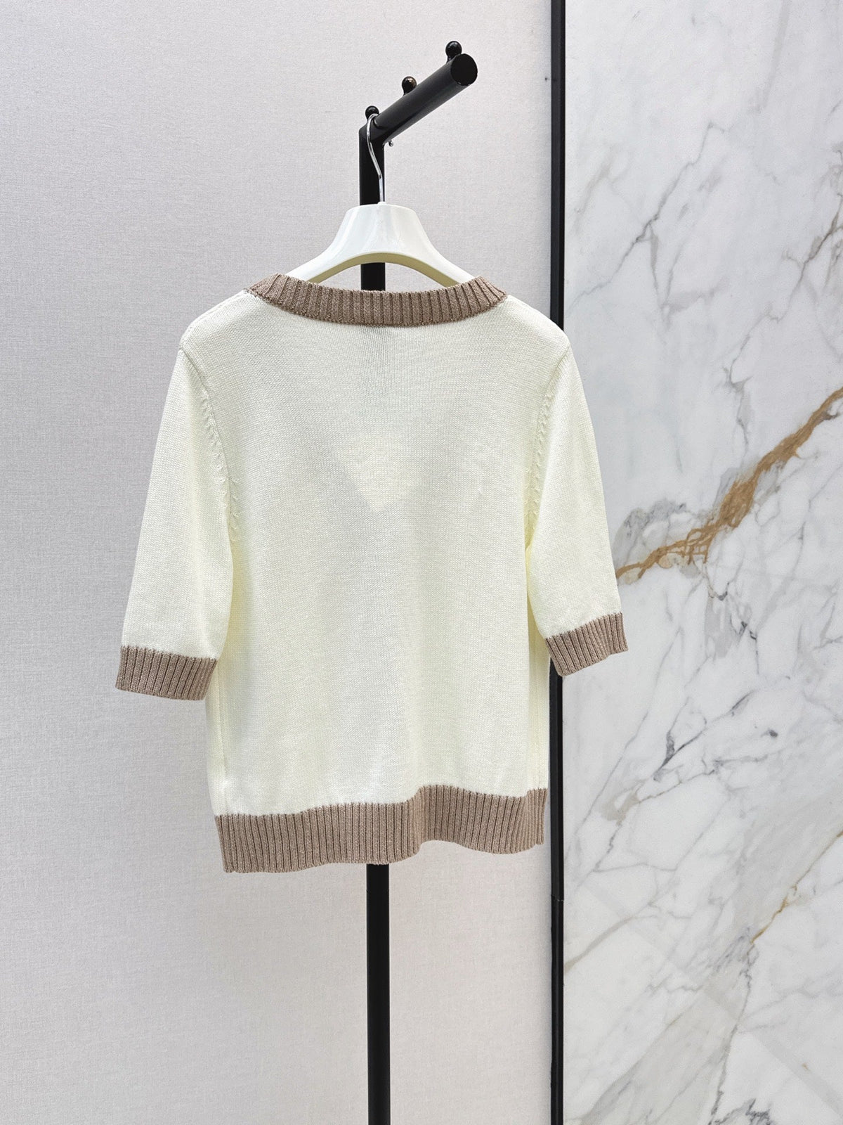 26FW New V-Neck Short-Sleeve Knit Top 🤍