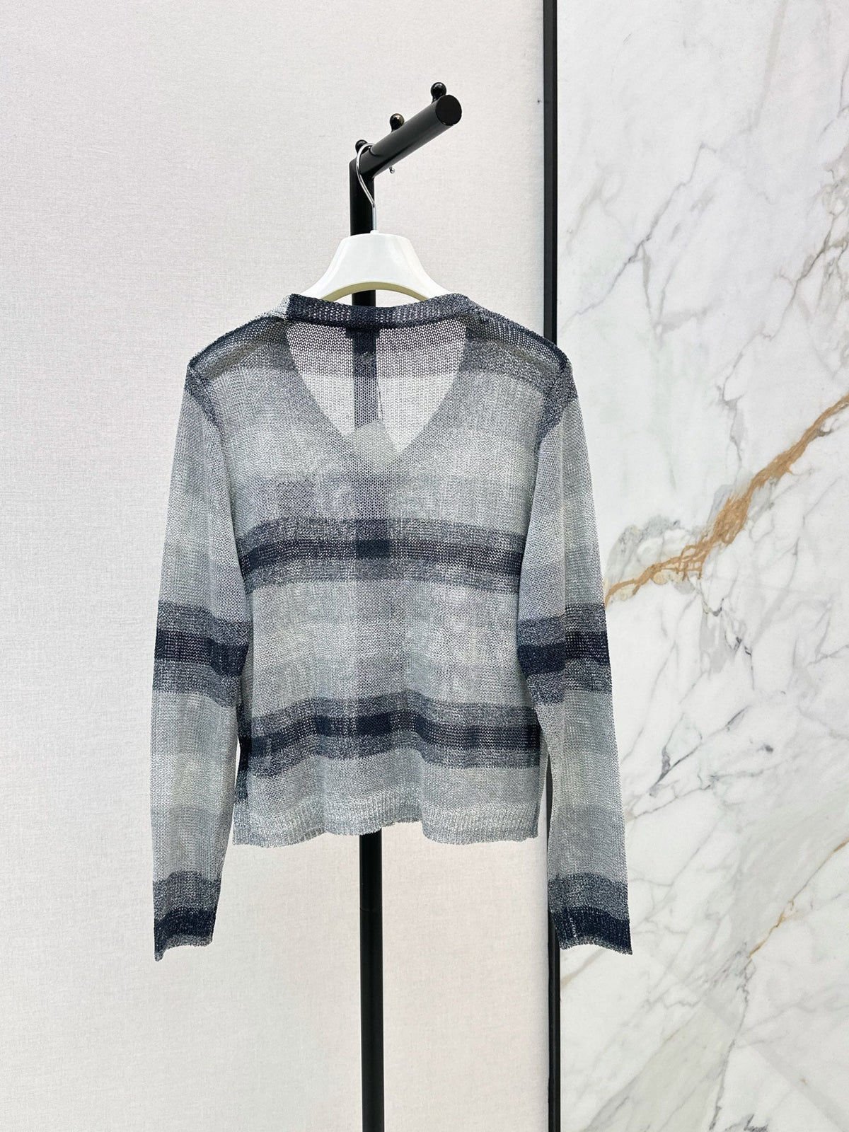26FW New V-Neck Striped Knit Cardigan 🤍