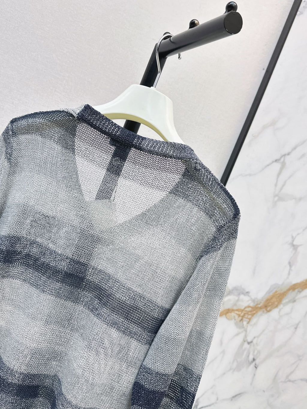 26FW New V-Neck Striped Knit Cardigan 🤍