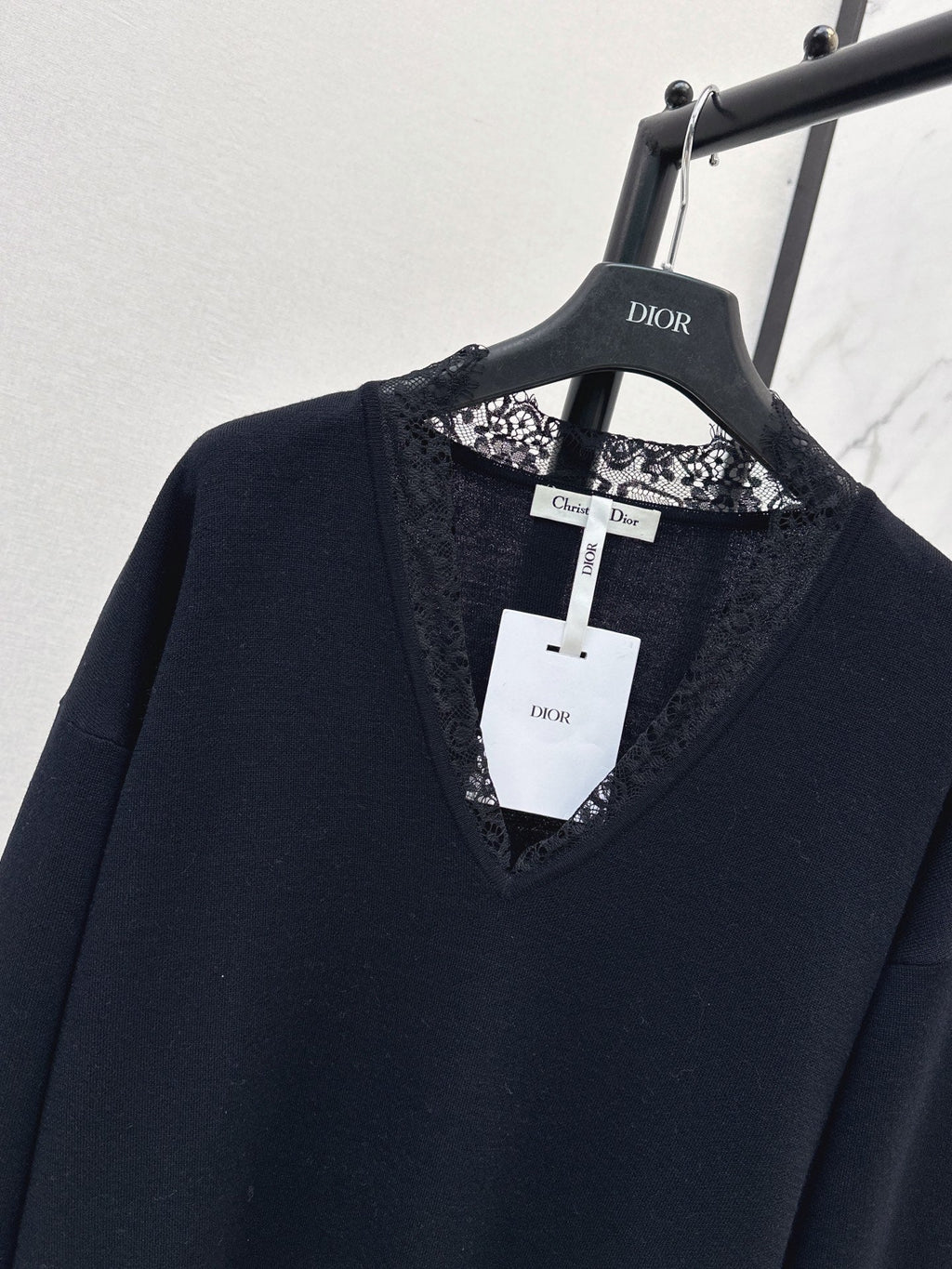 26FW New Cashmere Top with Lace-Panel V-Neck 🖤