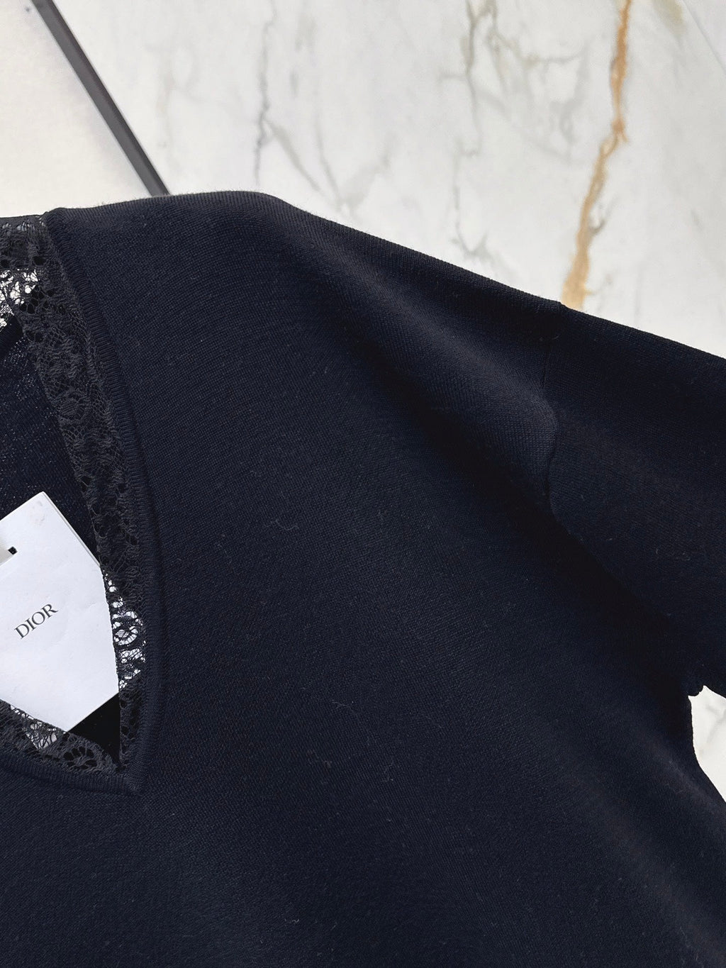 26FW New Cashmere Top with Lace-Panel V-Neck 🖤