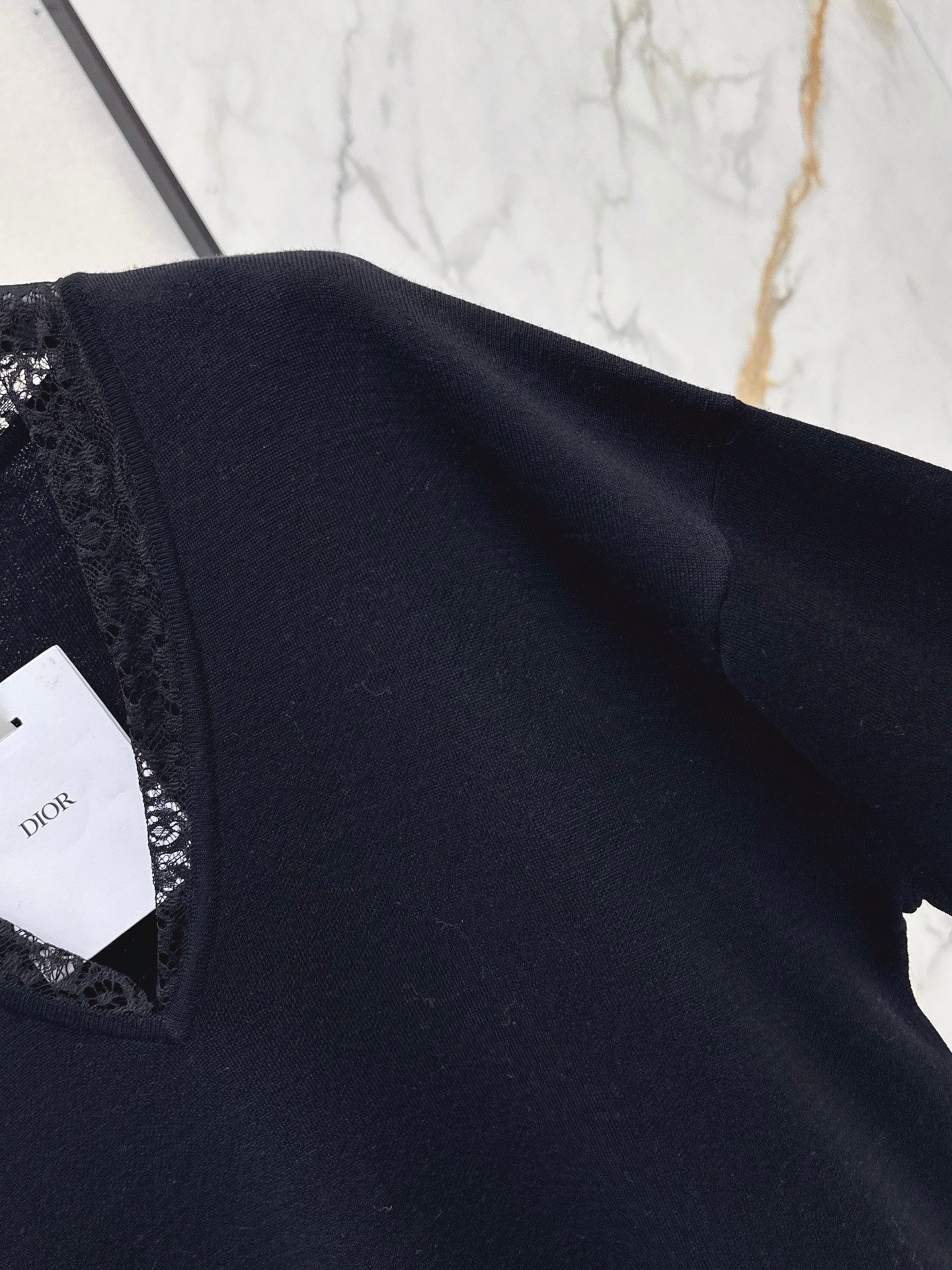 26FW New Cashmere Top with Lace-Panel V-Neck 🖤