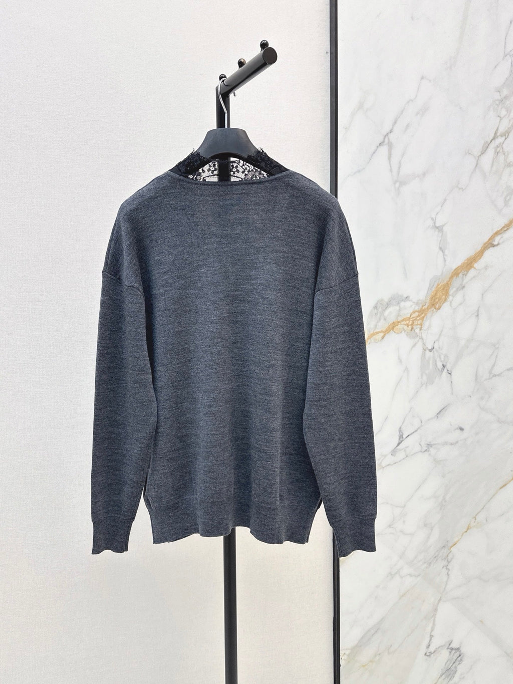 26FW New Cashmere Top with Lace-Panel V-Neck 🖤