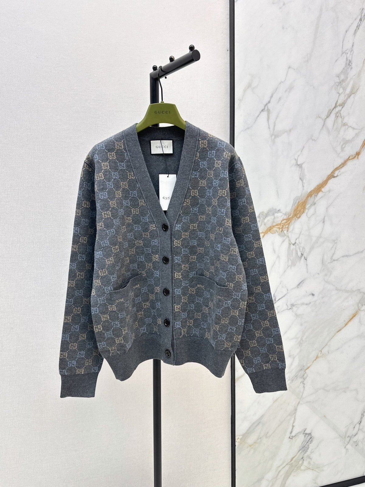 🔥Highest Quality🔥26FW New Limited Edition V-Neck Cardigan with Colorful GG Pattern 🖤